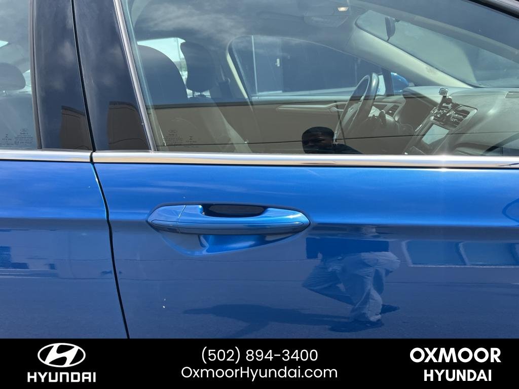 Used 2018 Lightning Blue Ford SE image 4