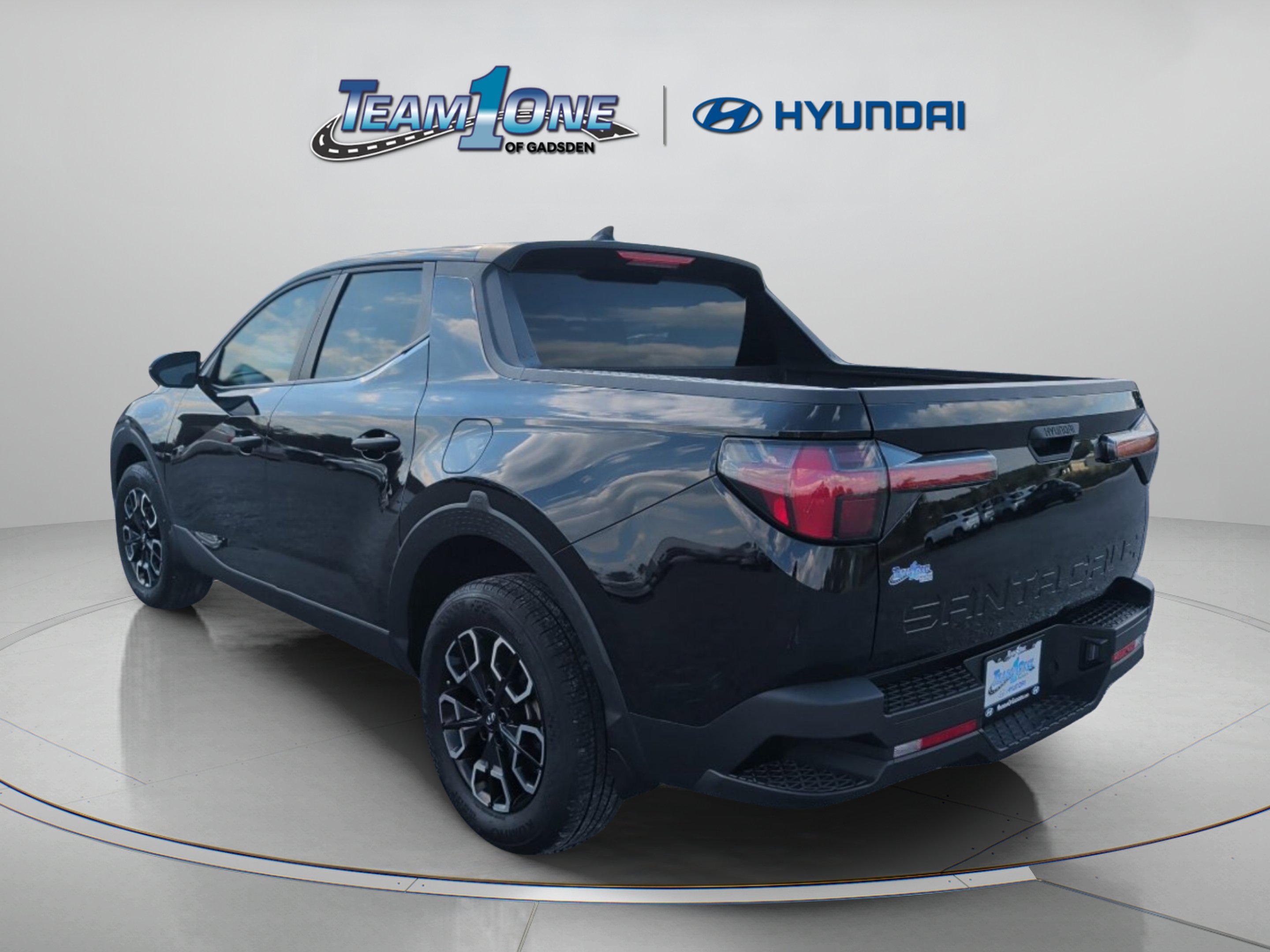 Used 2024 Phantom Black Hyundai SEL image 6