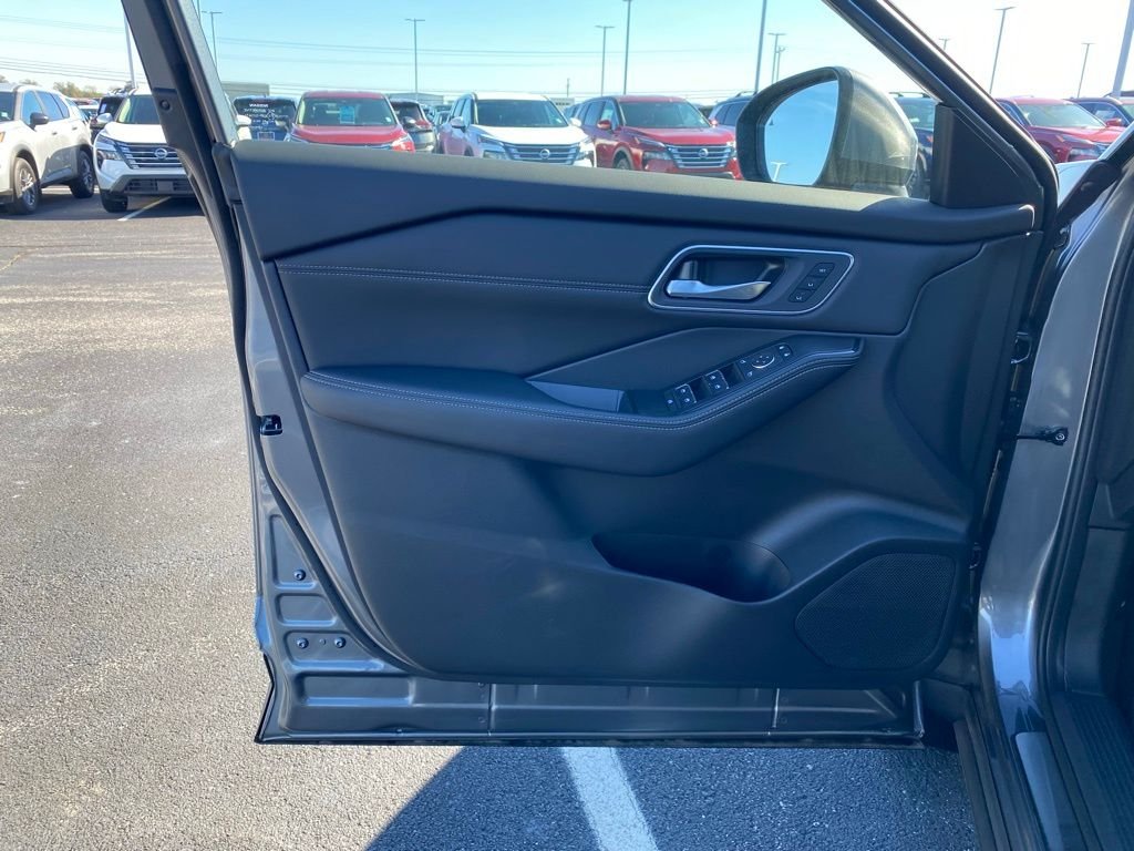 2026 Nissan Rogue Platinum - Photo 12