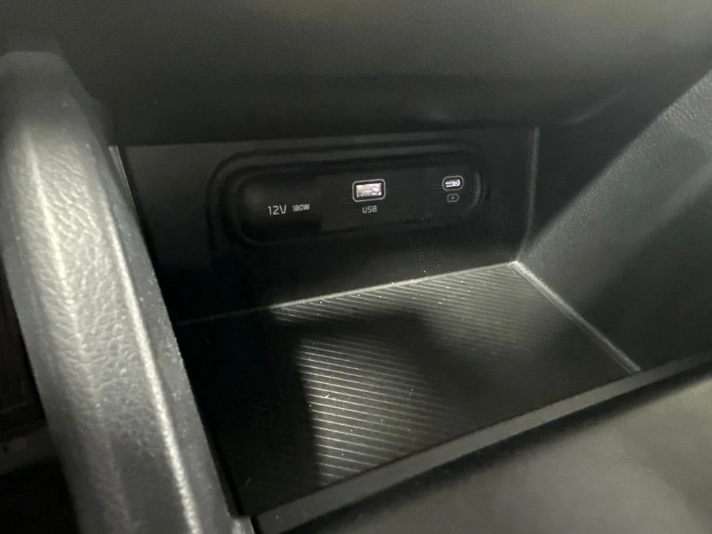 Used 2025 Green Kia LX image 39