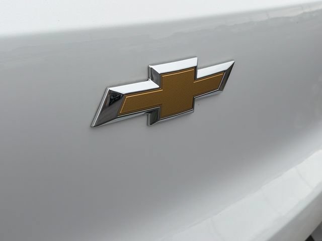 Used 2025 Summit White Chevrolet LT image 31