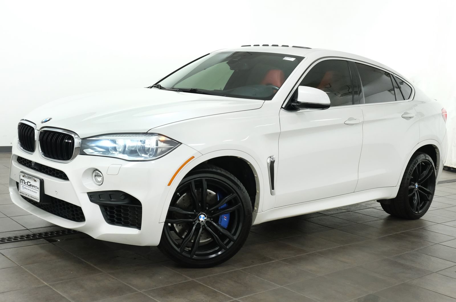 Used 2016 White Metallic BMW Base image 1