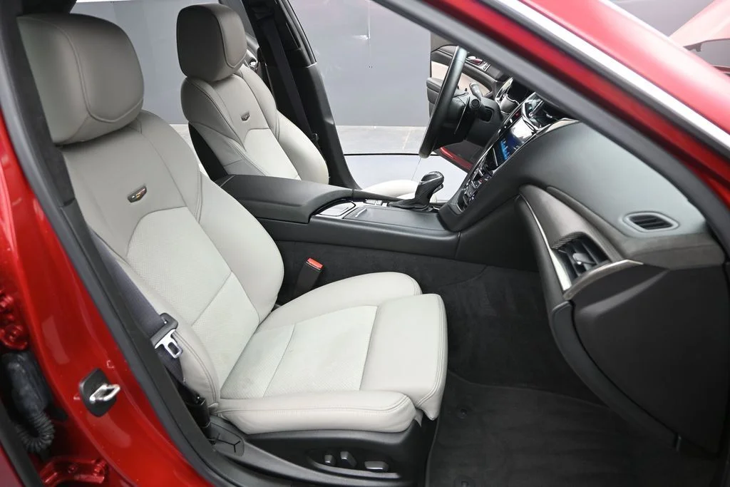 Used 2016 Red Cadillac 2SV image 30