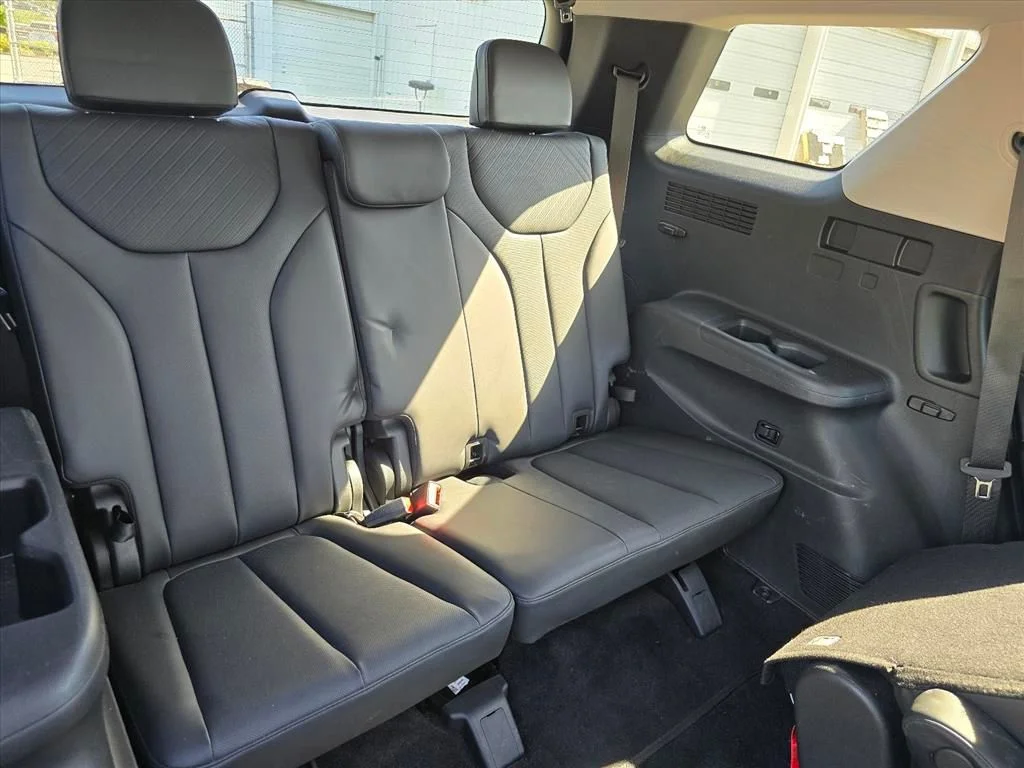 Used 2025 Gray Hyundai SEL image 13