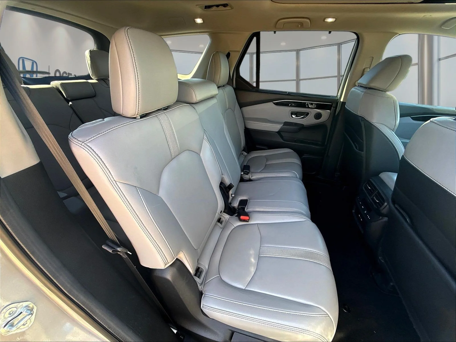 Used 2024 Lunar Silver Metallic Honda Touring image 29
