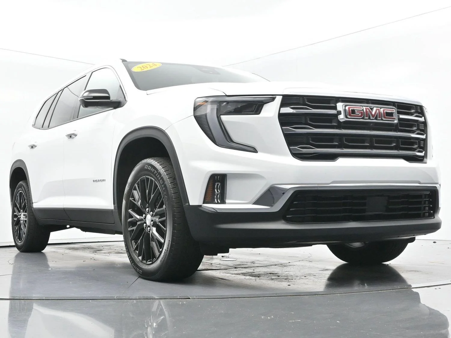 Used 2024 Summit White GMC FWD Elevation image 45