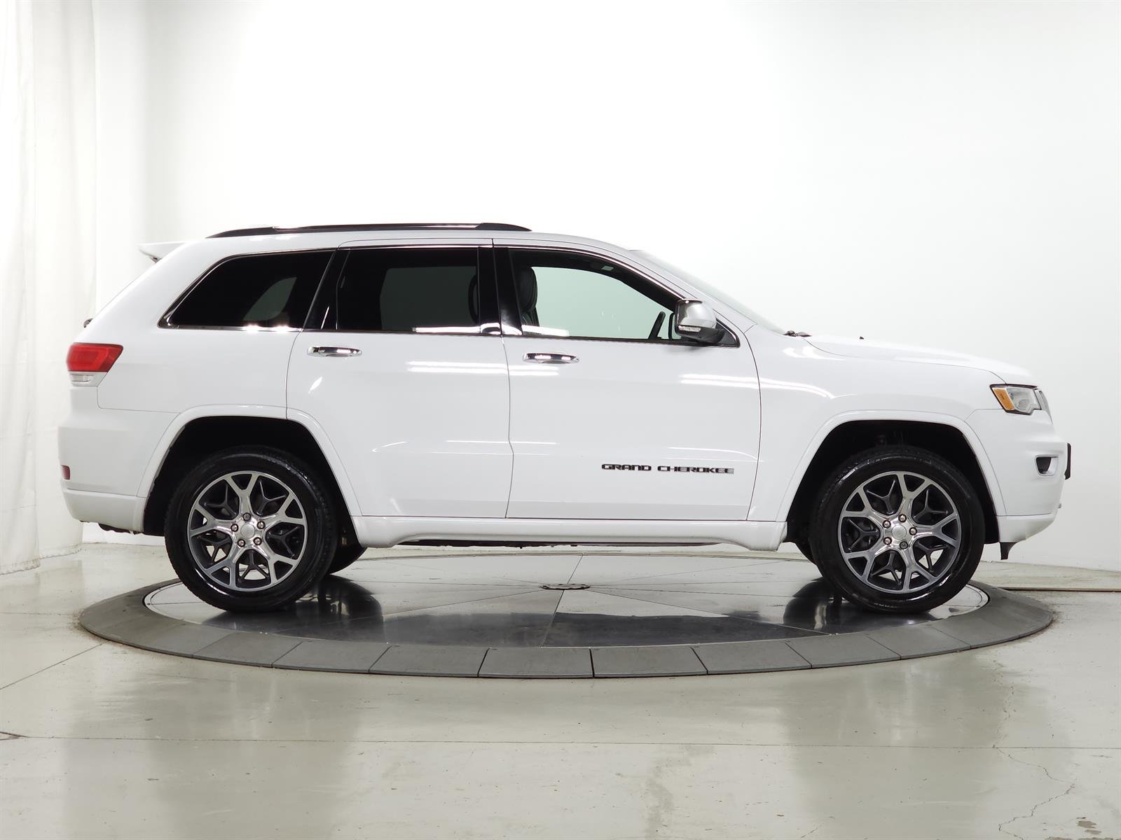 Used 2019 White Jeep Overland image 13