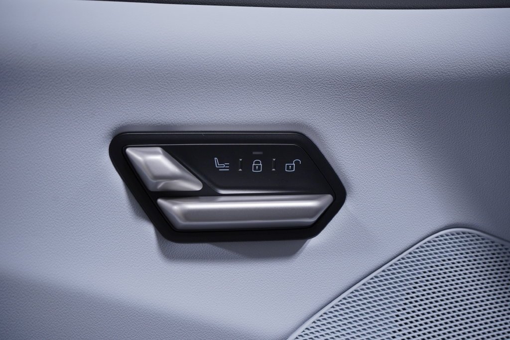 New 2027 Alpine White BMW  image 26