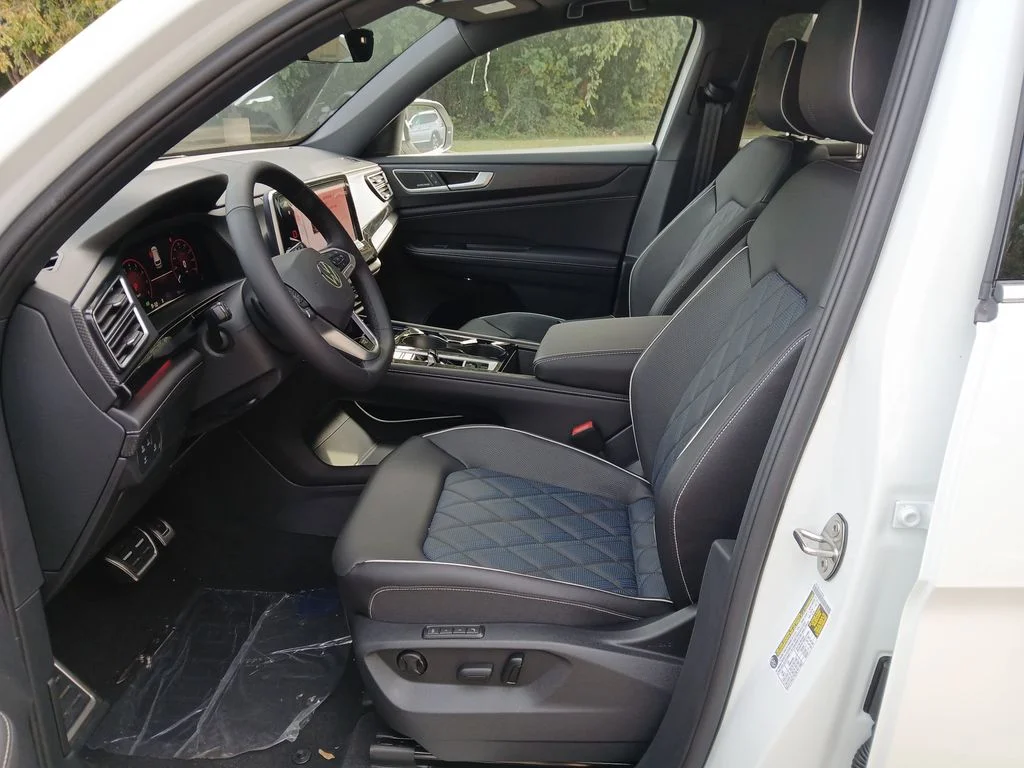 2026 Volkswagen Atlas Cross Sport SEL Premium R-LINE - Photo 9