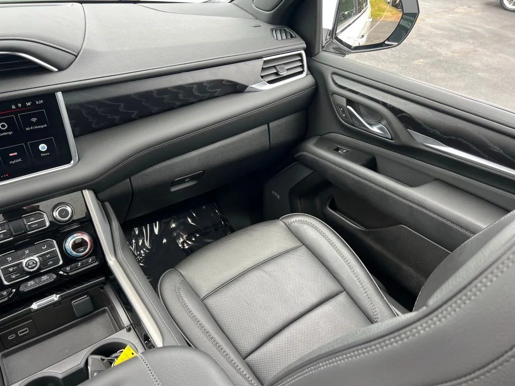 2024 GMC Yukon Denali - Photo 19