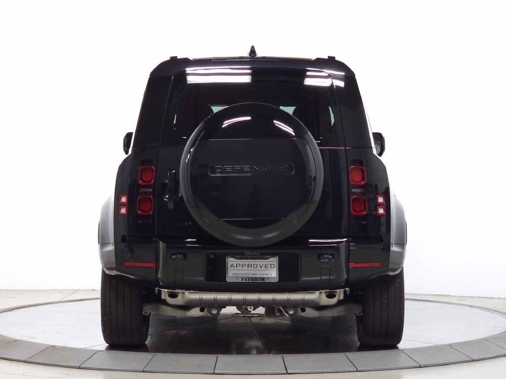 Certified Used 2025 Black Land Rover X-Dynamic SE image 4