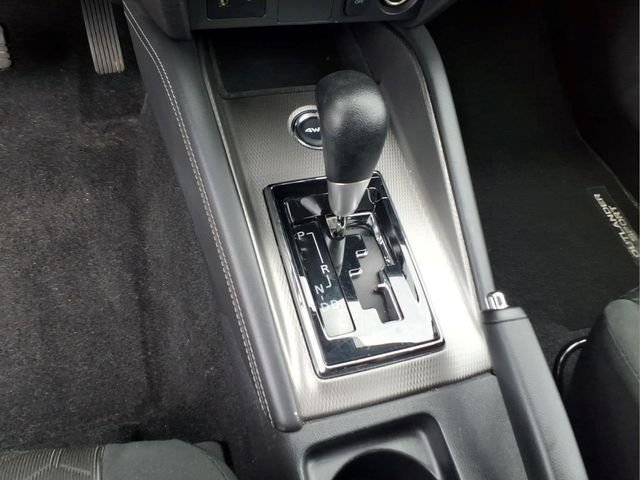 Used 2024  Mitsubishi 2.0 ES image 23