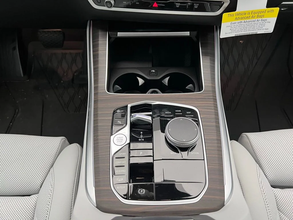 New 2026 Mineral White Metallic BMW xDrive40i image 12