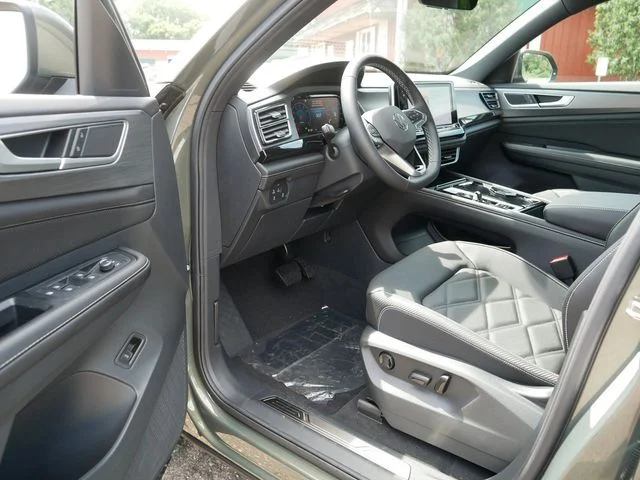 New 2026 Green Volkswagen 2.0T SE w/Technology image 7