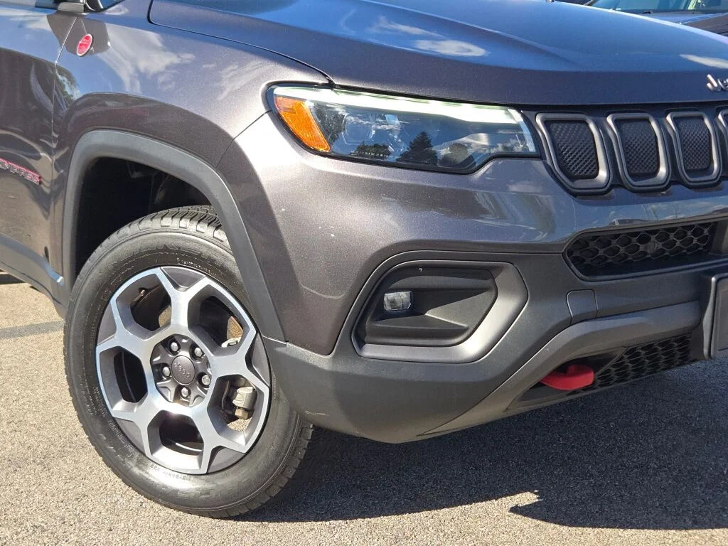 Used 2022 Gray Jeep Trailhawk image 3