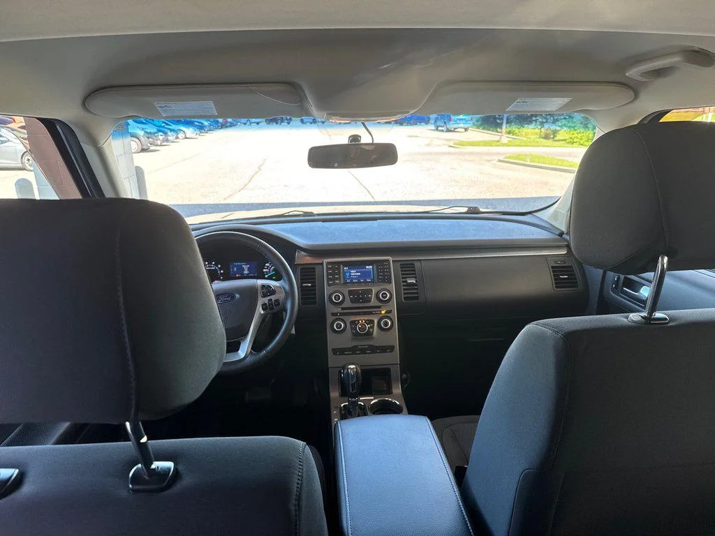 Used 2019 Blue Metallic Ford SE FWD image 21