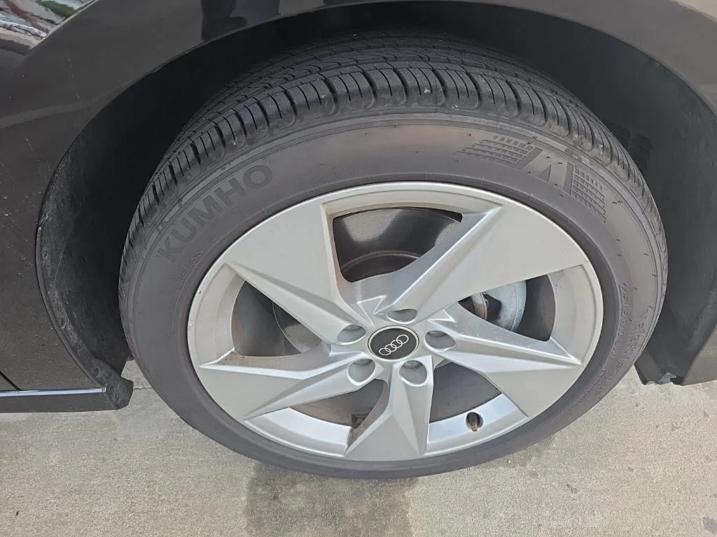 Used 2024  Audi 40 Premium image 15