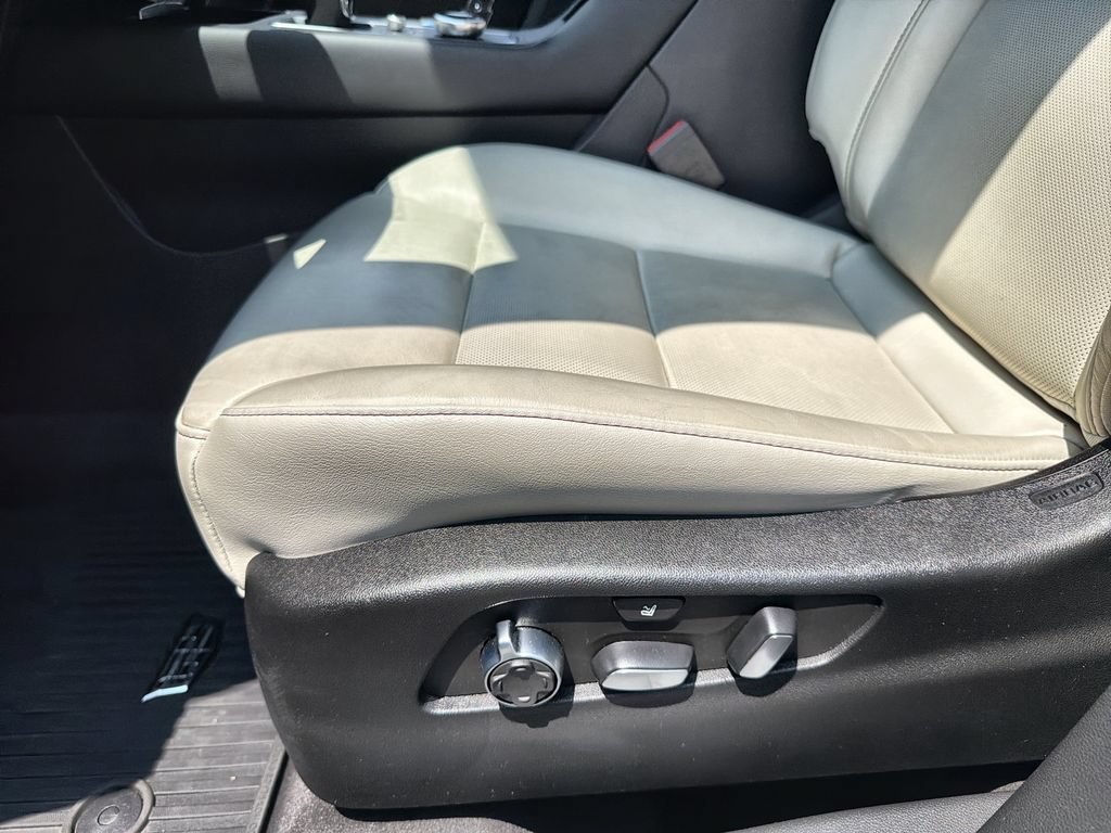Used 2022 Stellar Black Metallic Cadillac Sport image 14