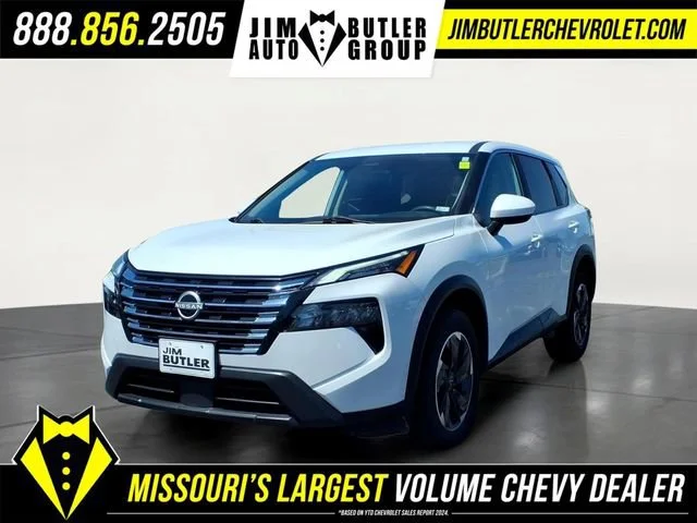 Used 2024  Nissan SV image 1