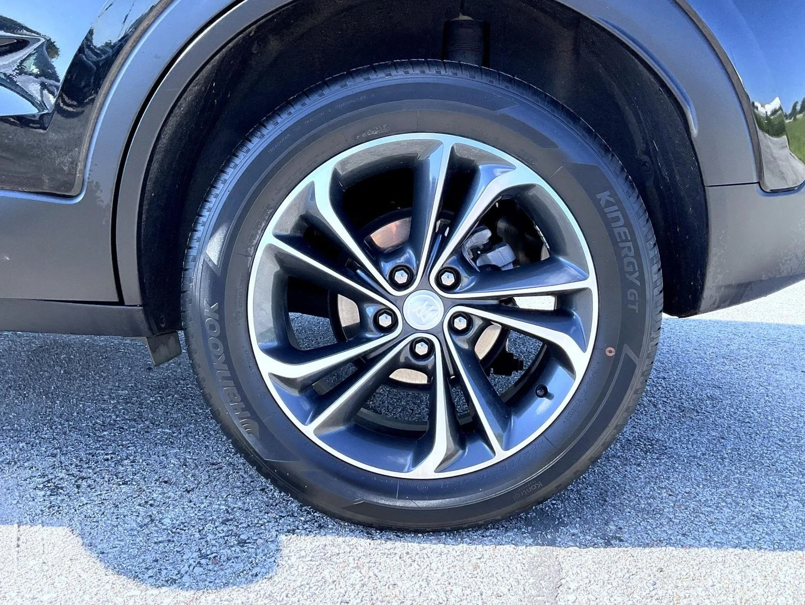 Used 2023 Black Buick Select image 22