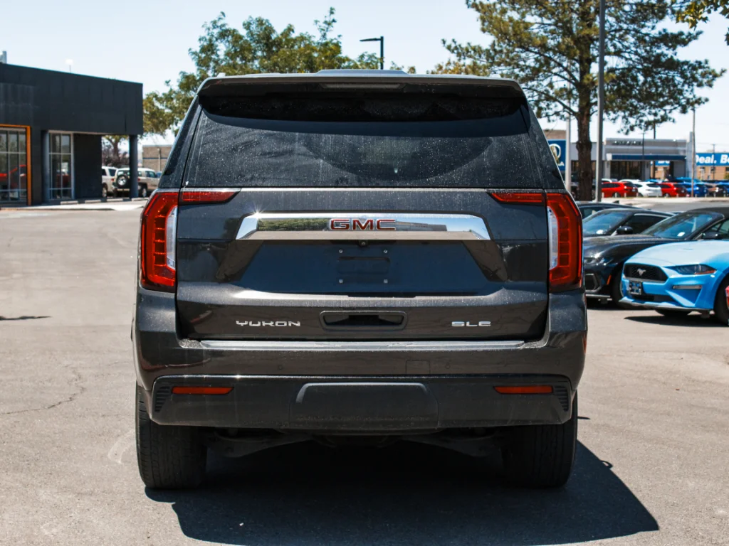 Used 2021 Smokey Quartz Metallic GMC SLE image 6