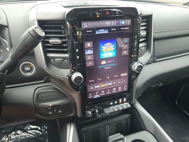 New 2026 Diamond Black Crystal Pearl-Coat Exterior Paint RAM Laramie image 46