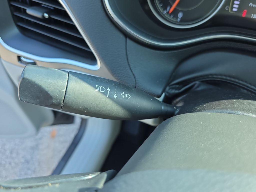 Used 2020 Gray Jeep Latitude Plus image 20