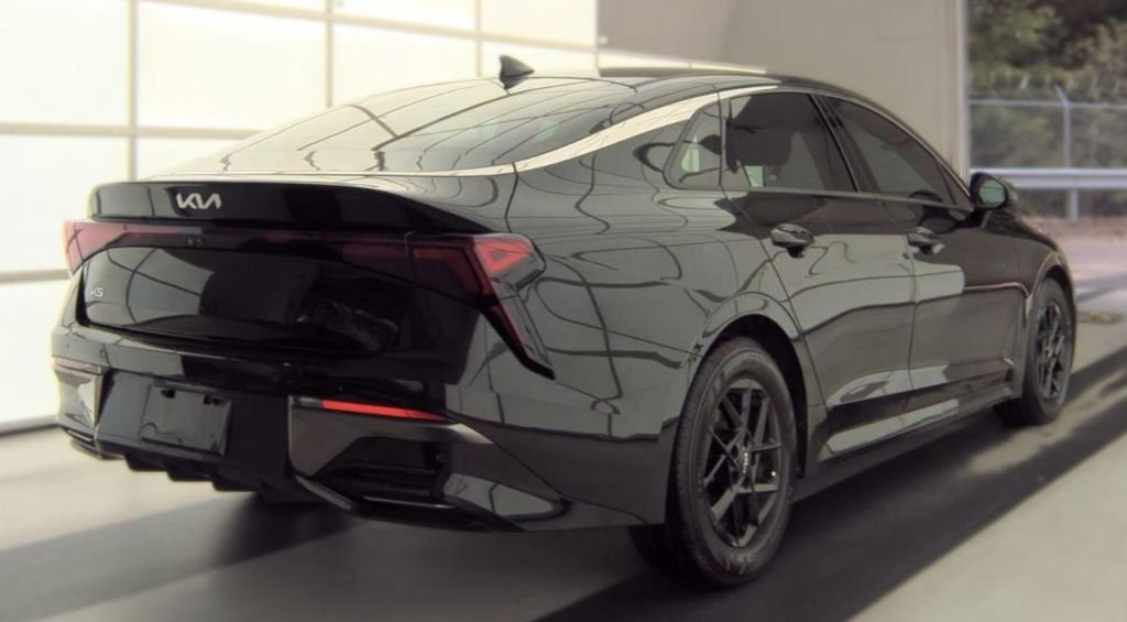 Used 2025 Black Kia LXS image 3