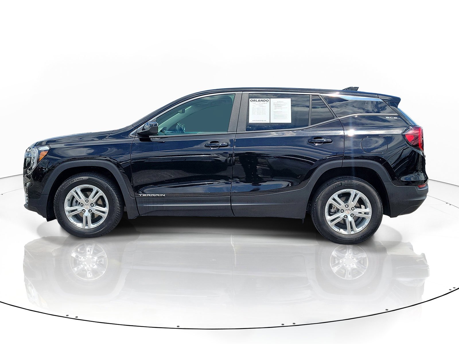 Used 2024 Ebony Twilight Metallic GMC SLE image 3