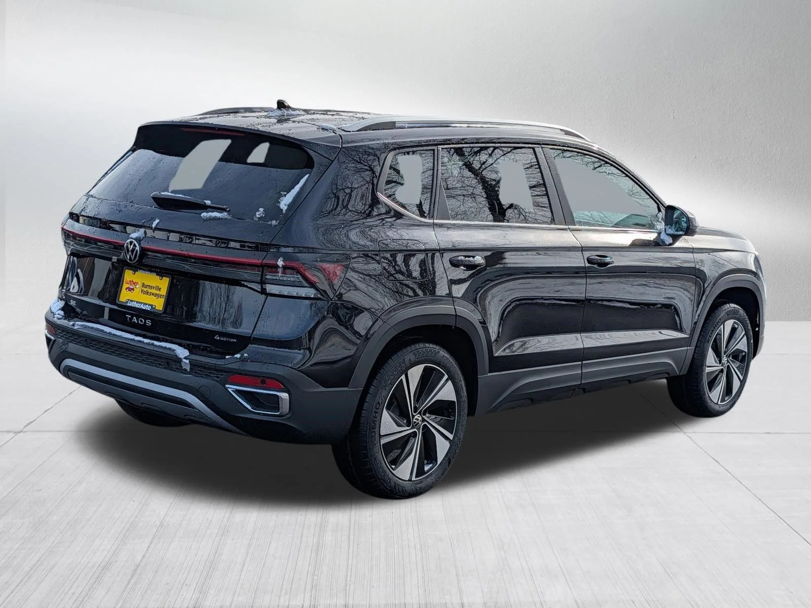 New 2026 Deep Black Pearl Volkswagen SE image 4