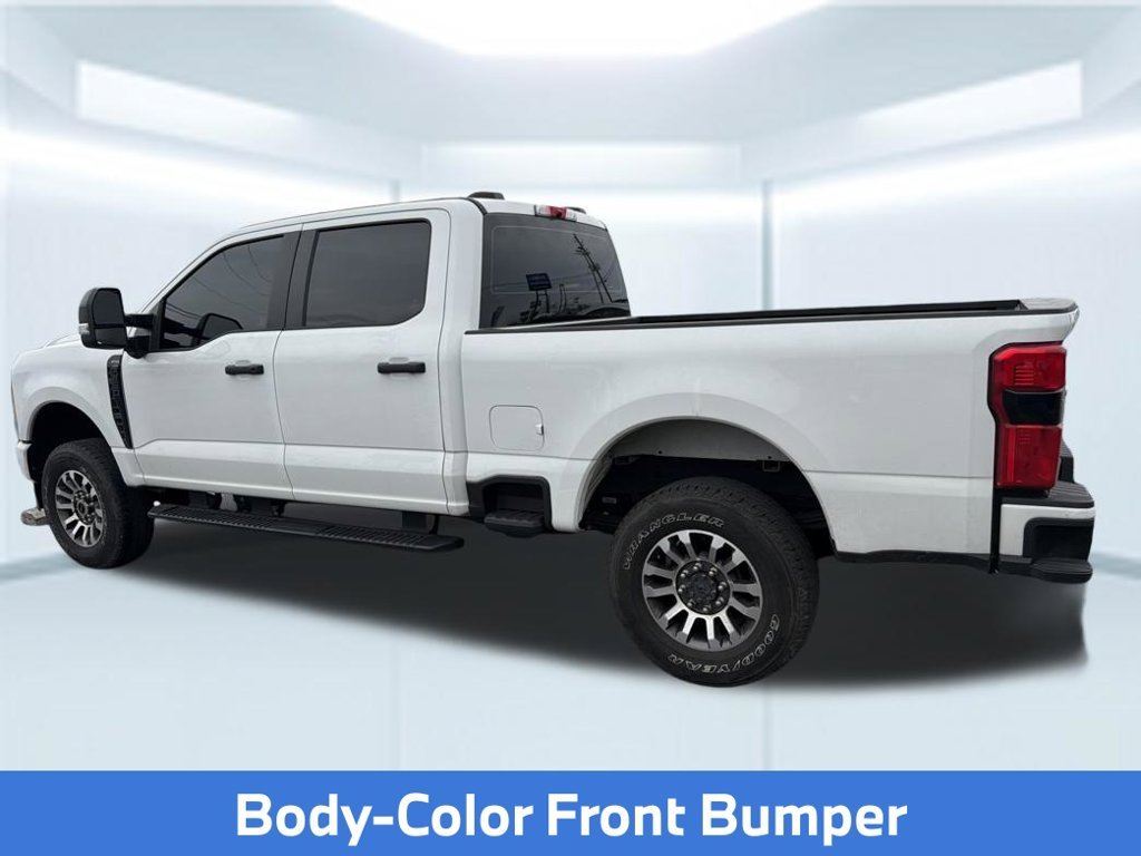 Used 2025 White Ford XL image 15