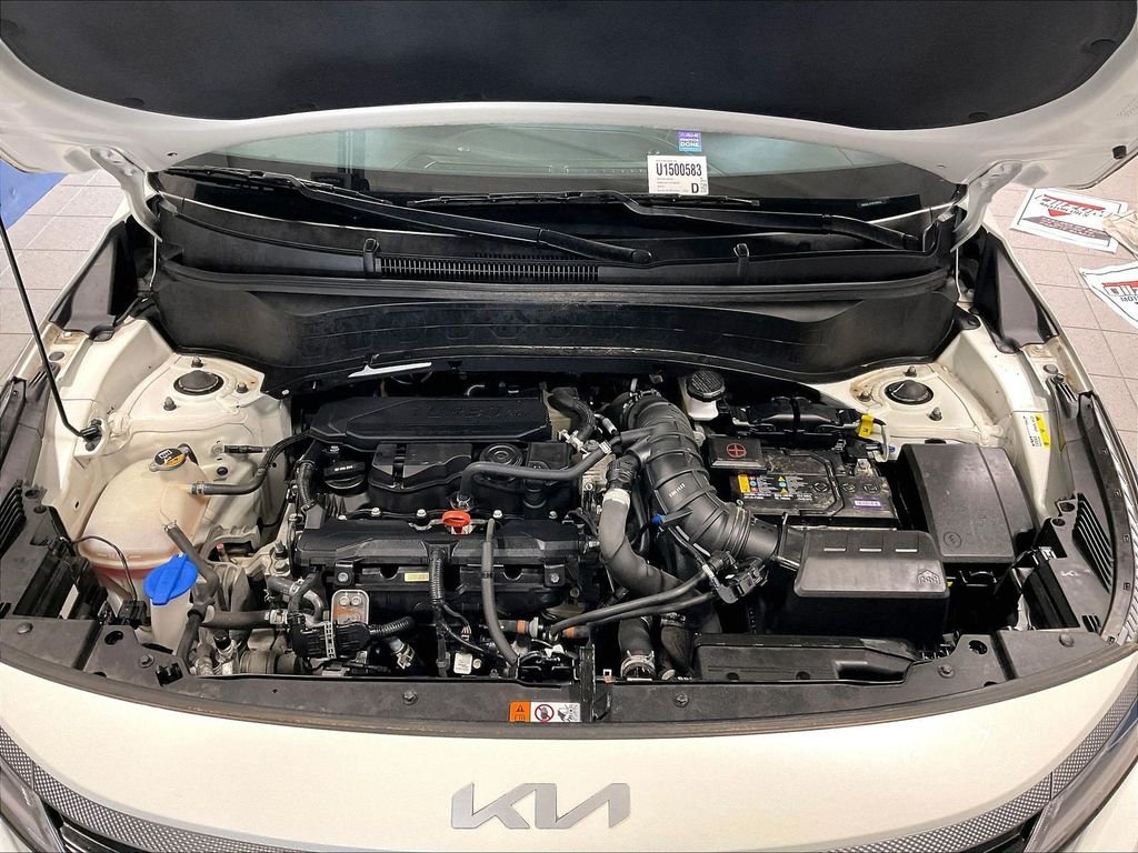 Used 2024 White Kia X-Line image 27