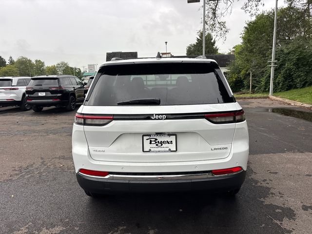 New 2027 Bright White Clear-Coat Paint Jeep Laredo X image 30