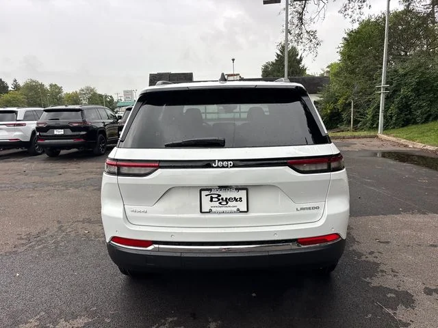 New 2027 White/off-white Jeep Laredo X image 30