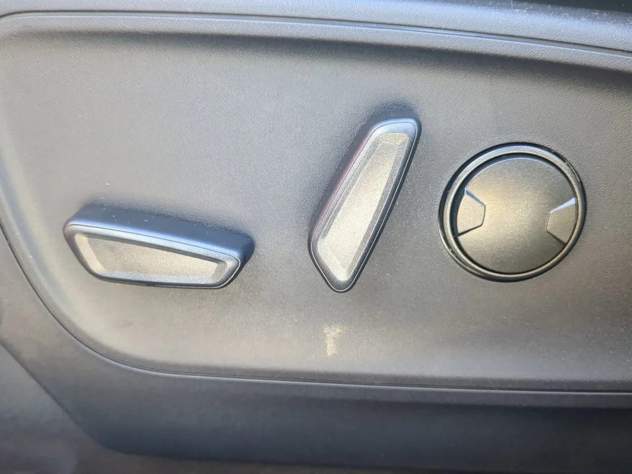 New 2025 Ruby Red Metallic Tinted Clearcoat Ford Outer Banks® image 19