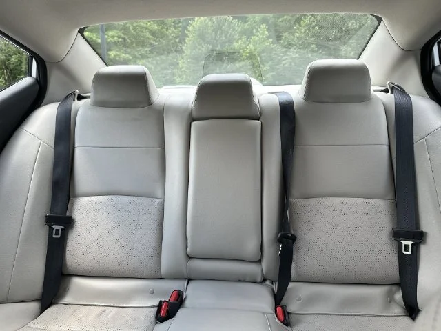 Used 2023 White Nissan 2.5 SL image 29
