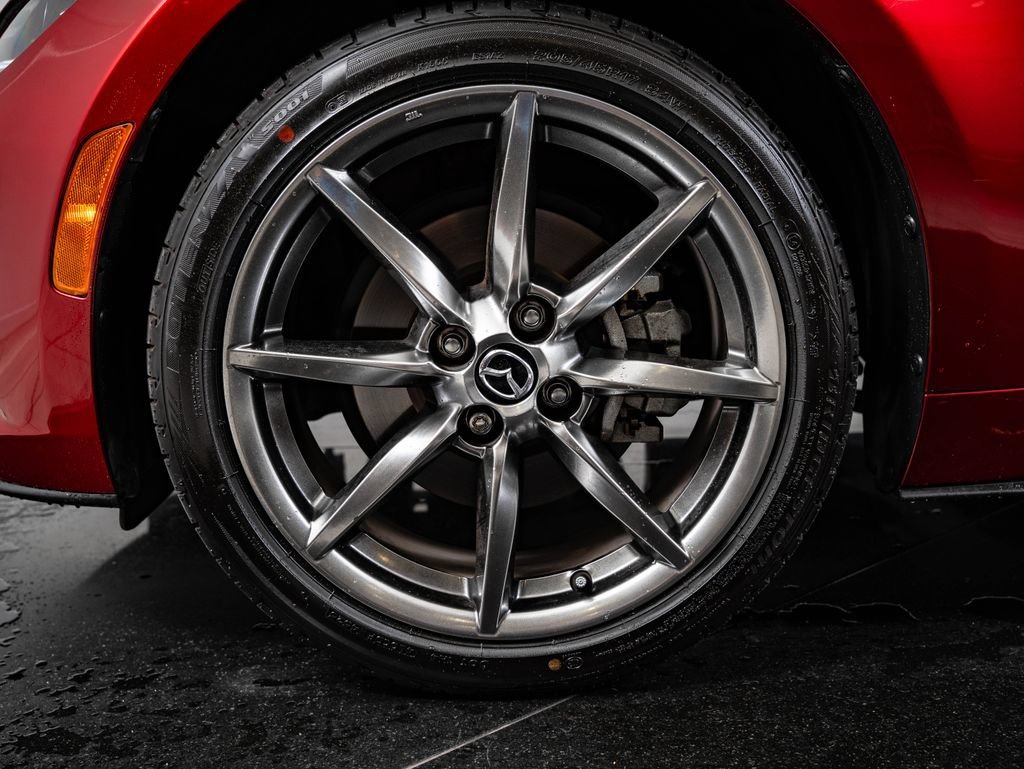 Used 2022 Soul Red Crystal Metallic Mazda Grand Touring image 13