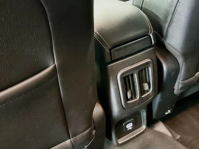 Used 2018 Jazz Blue Pearlcoat Jeep Latitude image 23