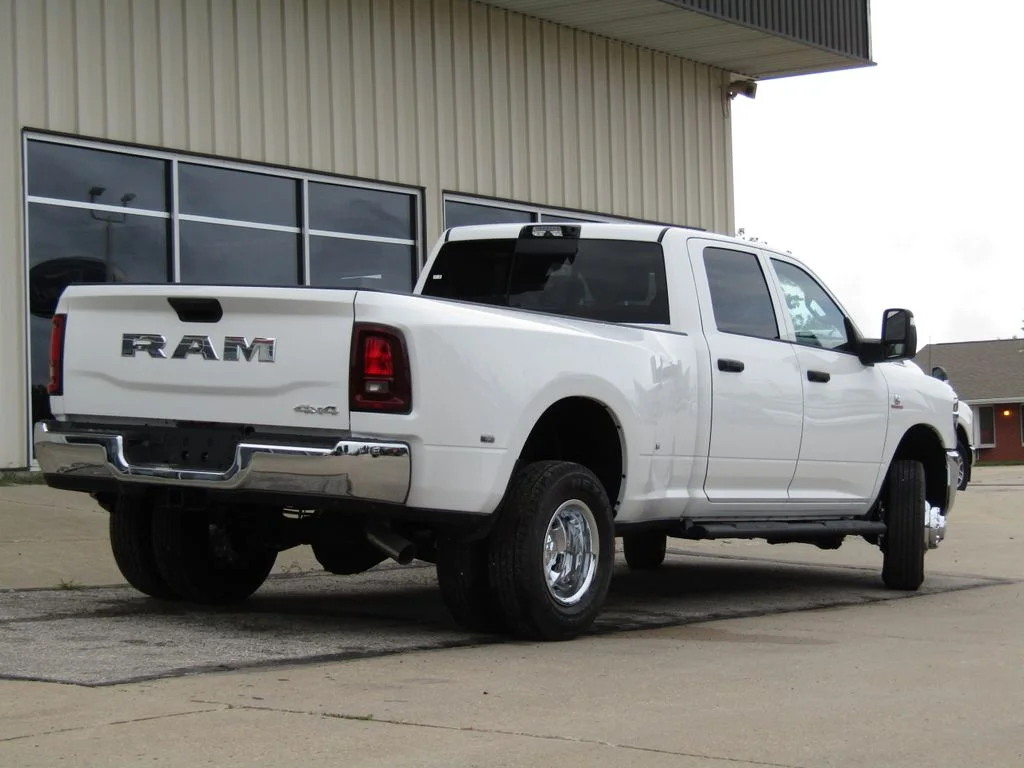 New 2026 Bright White Clear-Coat Exterior Paint RAM Tradesman image 3