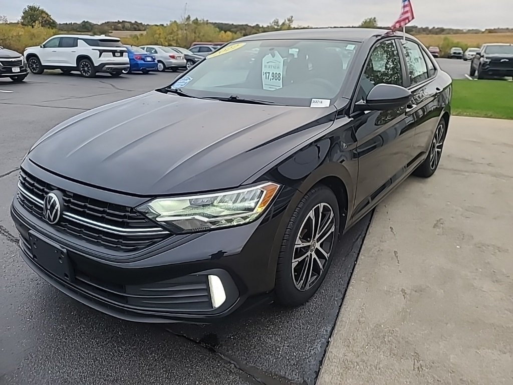 2022 Volkswagen Jetta 1.5T Sport photo 3