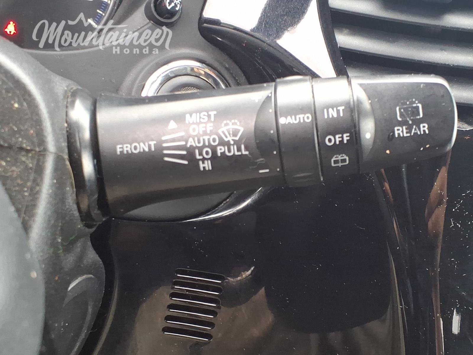 Used 2020 Alloy Silver Metallic Mitsubishi SE image 25