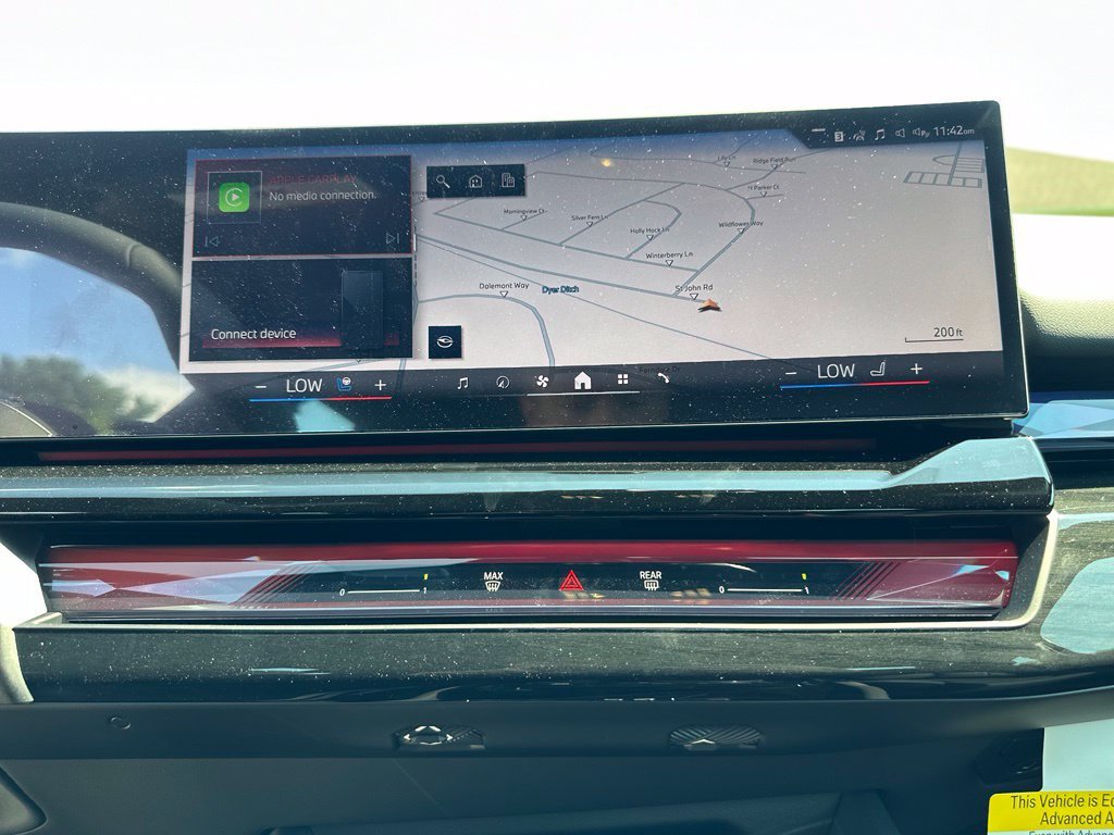New 2027 Brooklyn Grey Metallic BMW 550e xDrive image 36