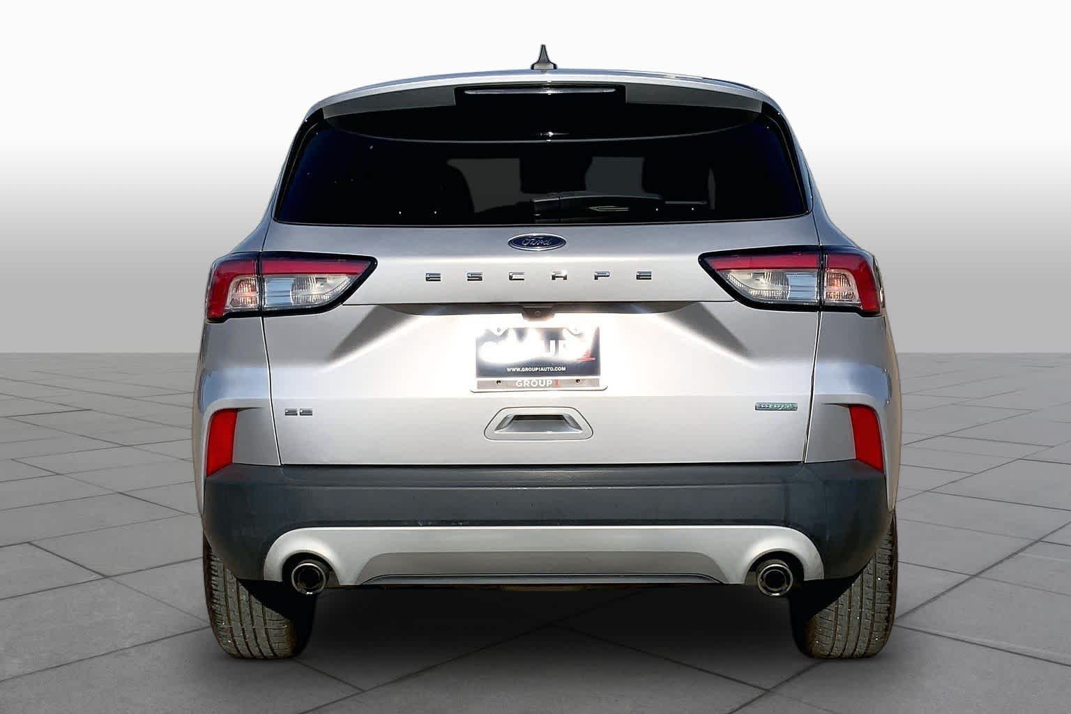 Used 2020 Ingot Silver Metallic Ford SE image 5