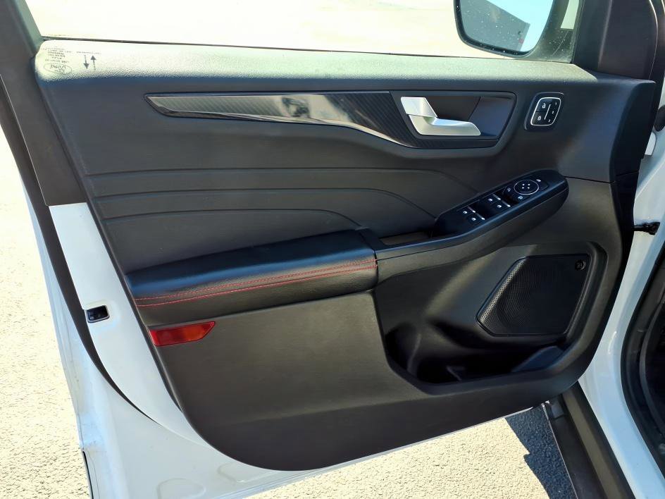 Used 2023 Oxford White Ford ST-Line Select image 17