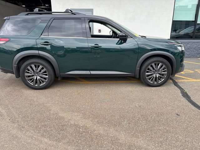 Used 2023 Obsidian Green Pearl/Super Black Nissan SL image 4