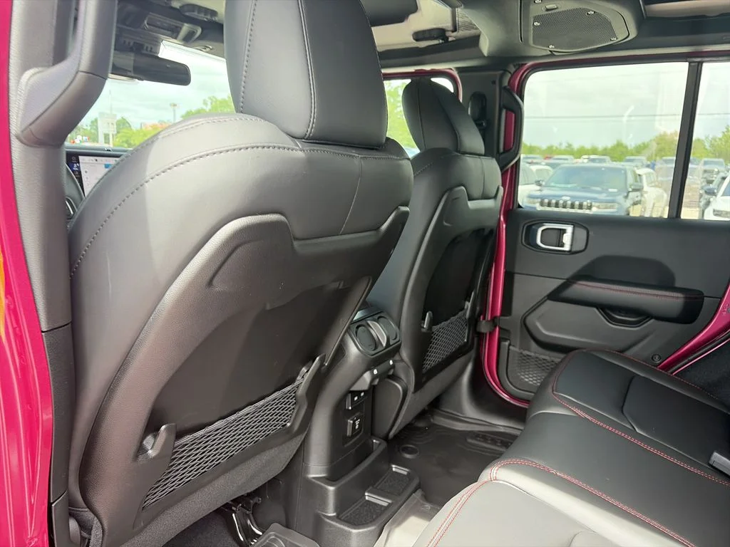 New 2026 Tuscadero Pearlcoat Jeep Rubicon image 29