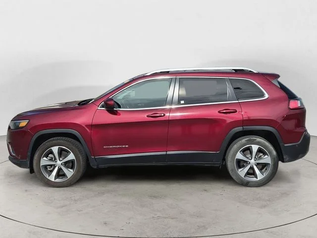 Used 2021 Velvet Jeep Limited image 8