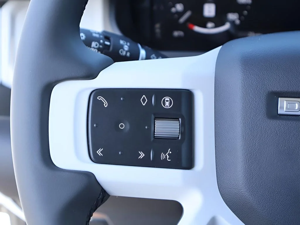 Certified Used 2025 Fuji White Land Rover S image 30