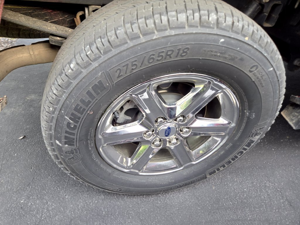 Used 2024 Rapid Red Metallic Tinted Clearcoat Ford XLT image 8