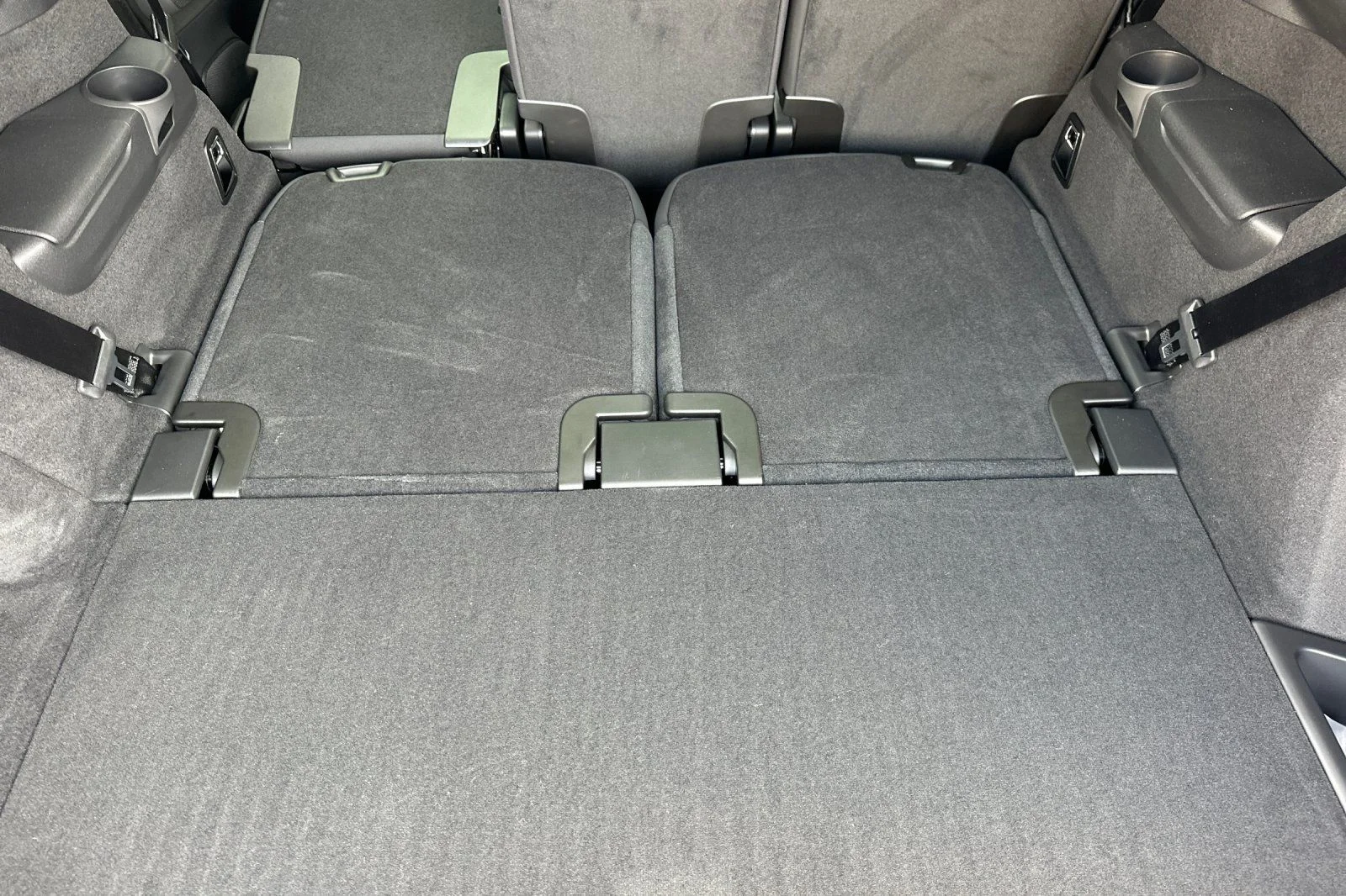 New 2026 Vapour Grey Volvo Plus image 15